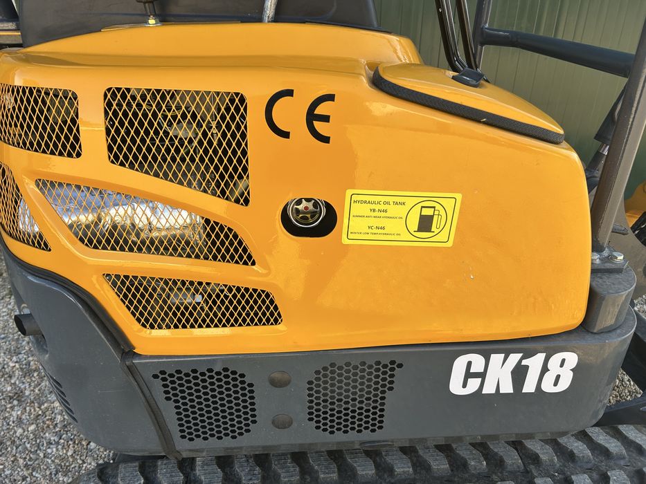 Mini escavadora Captok CP18 (1800kg) - Novo