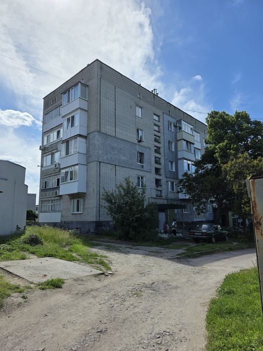 Продам 2 комн квартиру в центр Верхнеднепровска