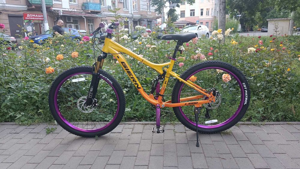 Велосипед горный двухподвесный, модель 2026 год. Колеса 26" рама 17". подходит для роста велосипедиста 140-165 см.