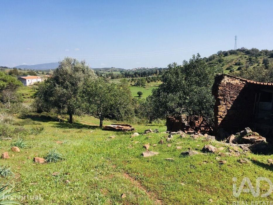 Terreno para construção T3 em Mexilhoeira Grande de 242,00 m2