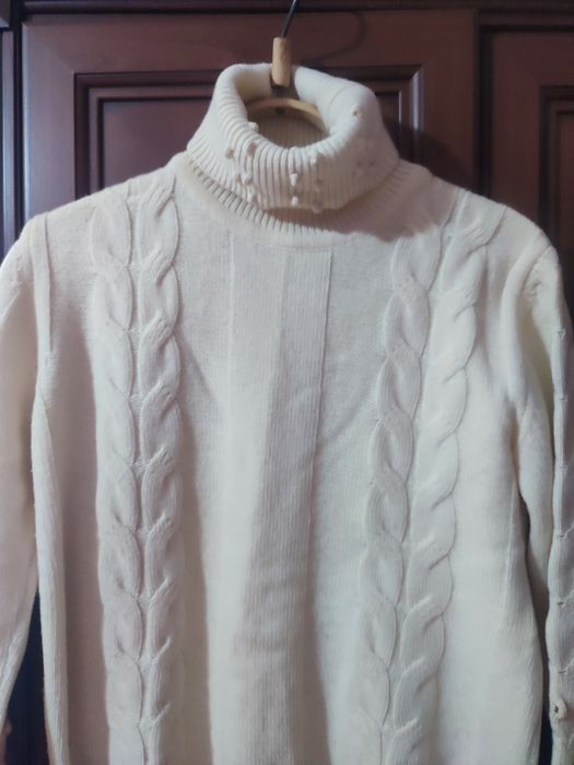 Светр кремовий з шерсті