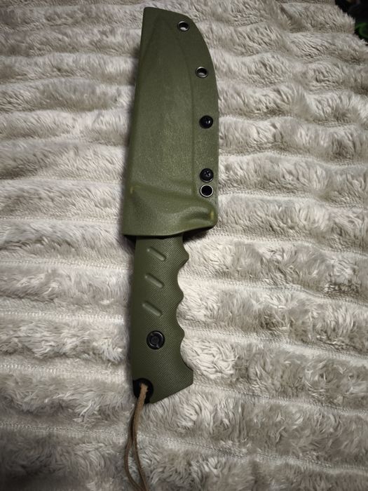 Faca de lâmina fixa para uso no exterior, com cabo em G10 e bainha em