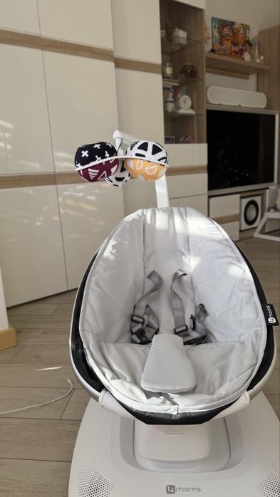 Заколисуючий центр 4moms Mamaroo 5