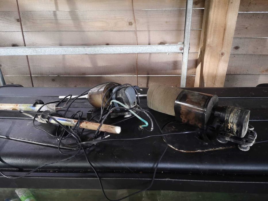 Akwarium ok. 300 litrów z szafką i dodatkami