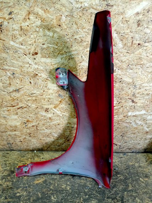 Volvo S40 V50 błotnik prawy przód przedni kolor czerwony oryginał