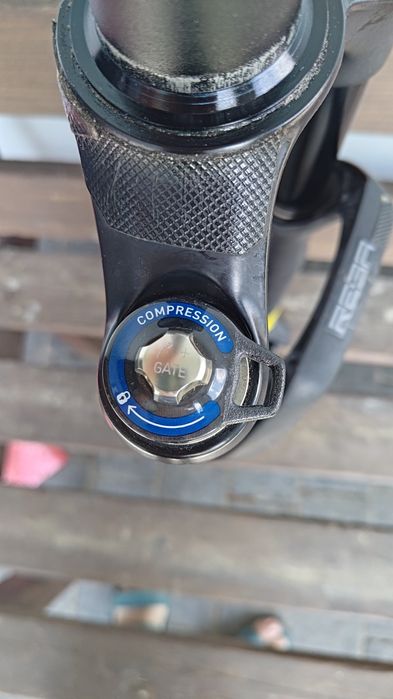 Rock Shox Reba 29 100mm fi15x100 tlumik SID z gate.