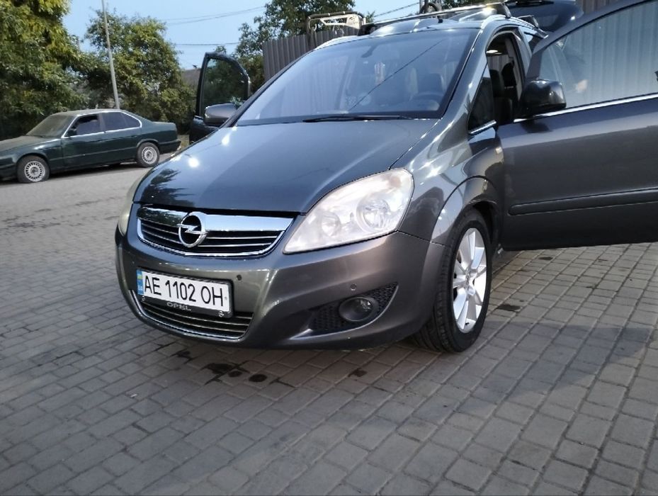 Продам опель opel Zafira 1.7 tdi