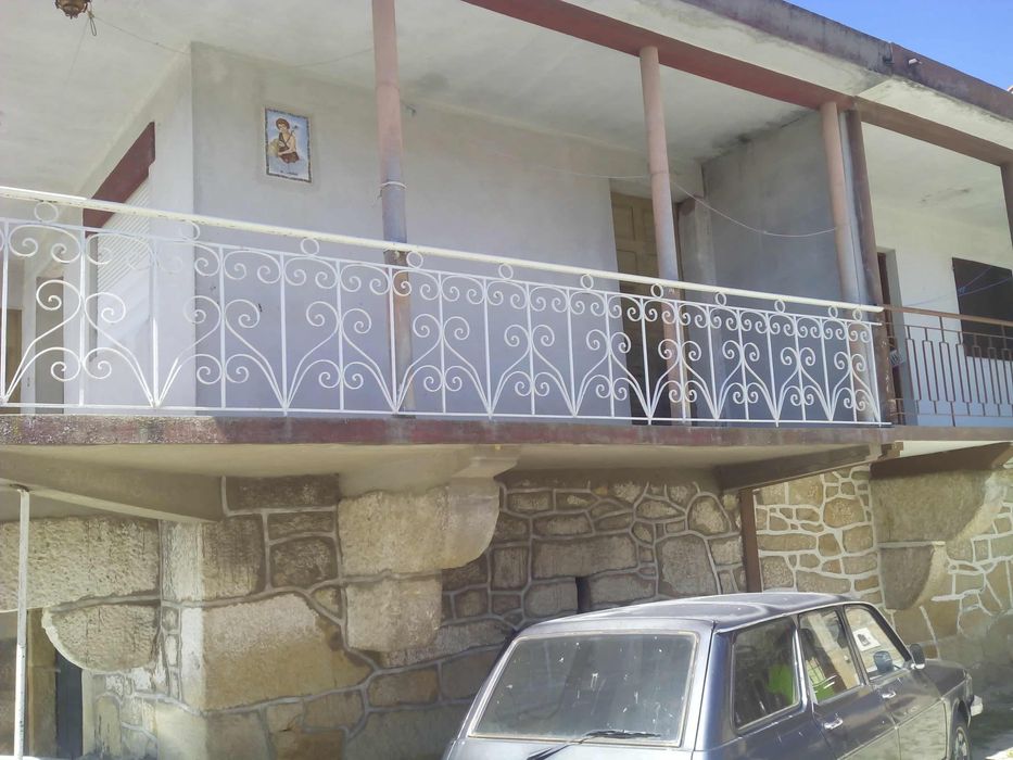 Moradia T4 em Lama de Arcos ,Chaves