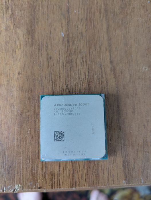 Процесор AMD Athlon 200GE