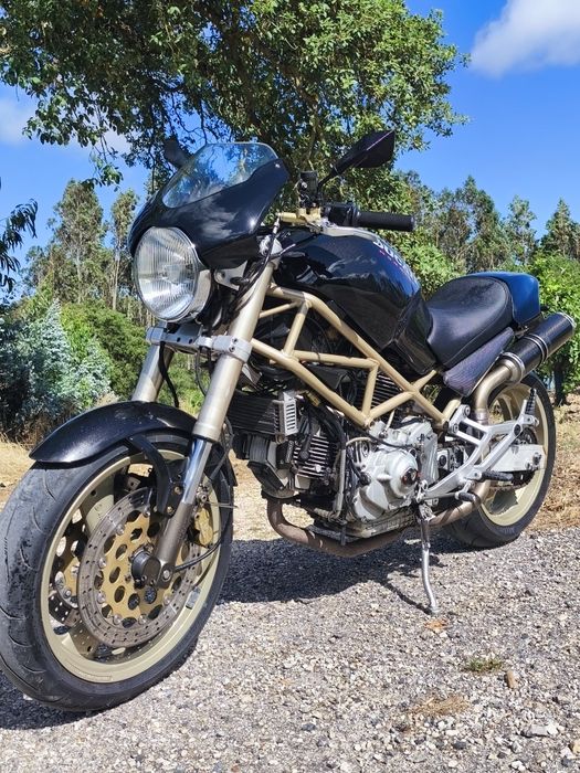 Ducati Monster M900
