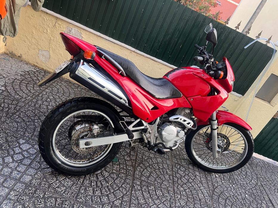 Nx Falcon 400cc.
