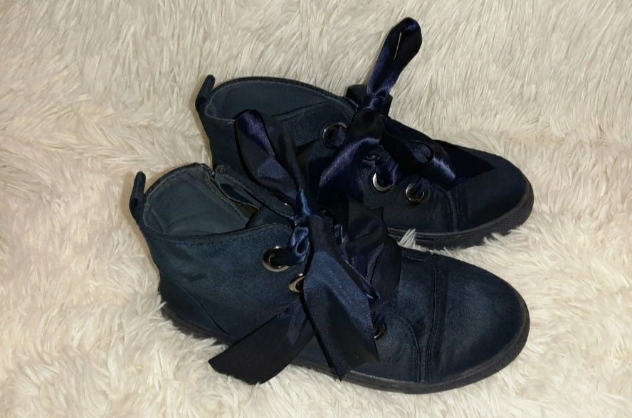 Zamszowe botki dla dziewczynki