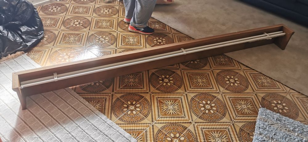 Sanefa em madeira de castanheiro como nova