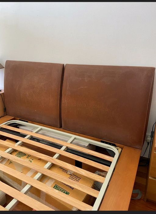 Cama e estrado usados