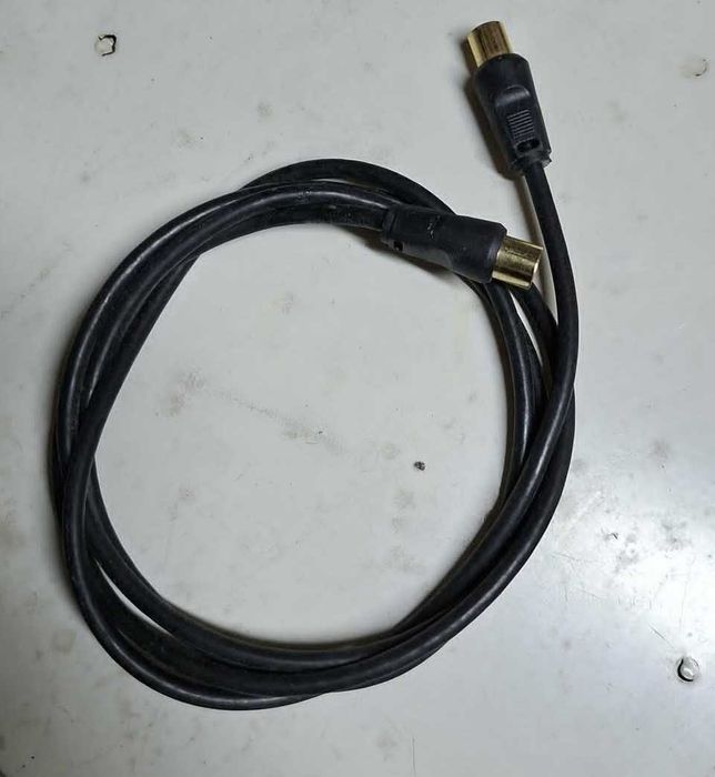 Cabo de Antena de TV Macho / Fêmea –1,5 m Preto