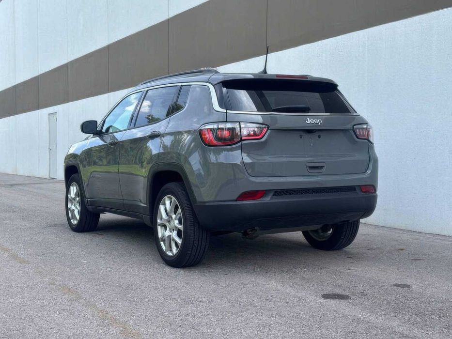 Jeep Compass      2023