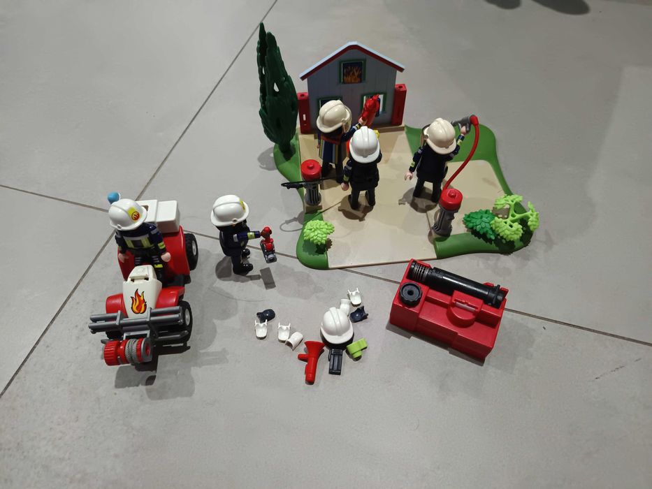 Playmobil- policia, bombeiros e camião