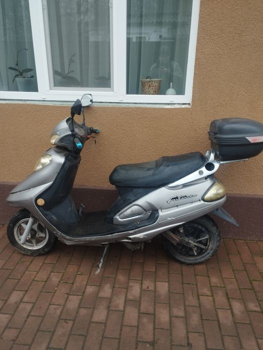 Скутер електричний 2квт.  без батареї