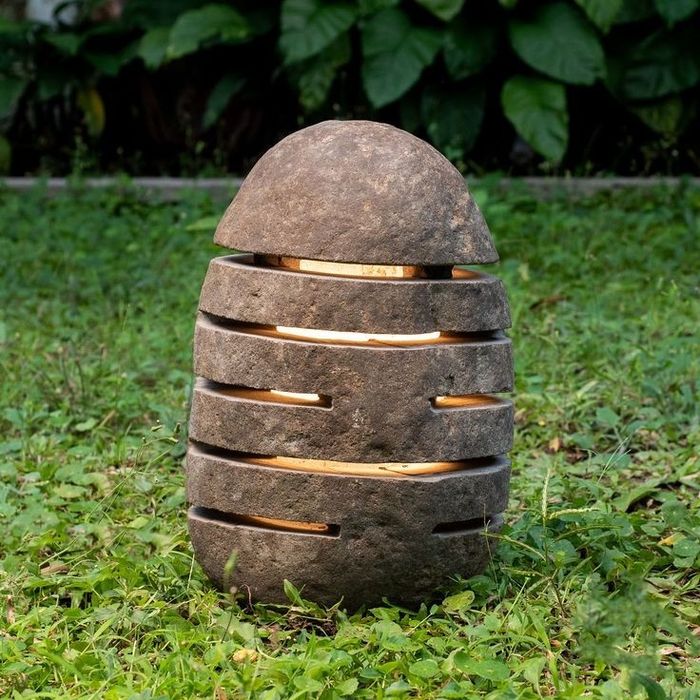 Candeeiros em pedra natural