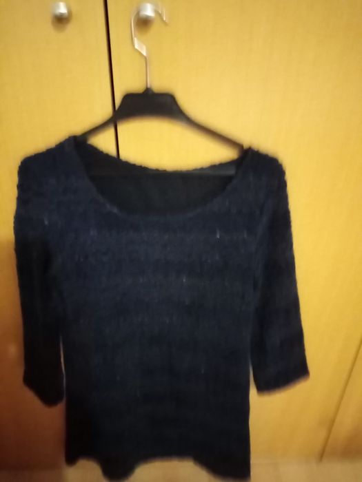 Vestido com lantejoulas tamanho pequeno semi novo