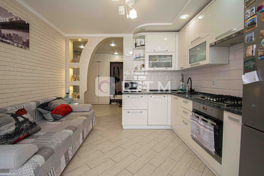 Продається чудова 2 кімнатна квартира у районі Дружба