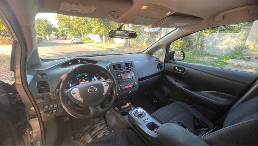 Оренда авто Nissan Leaf 40кВт