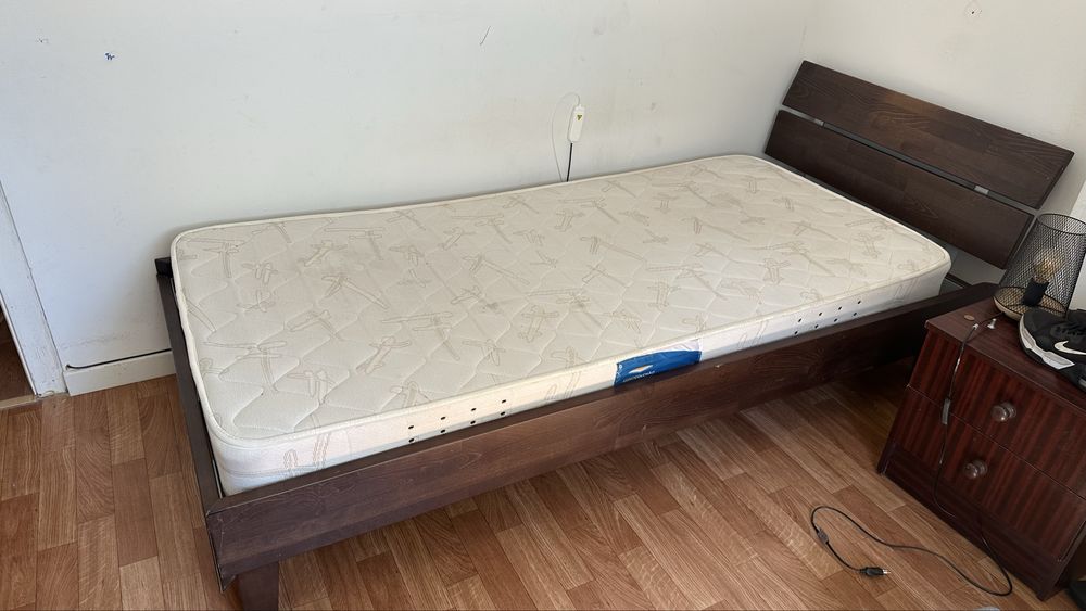 Vendo cama com colchao ortopedico