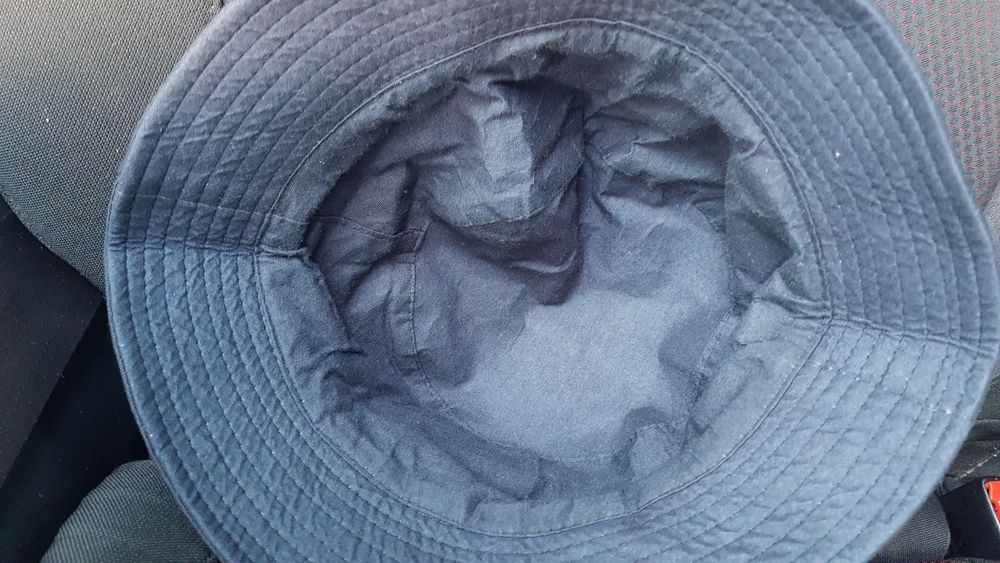 Chapéu Impermeável com Logo Santa Cruz