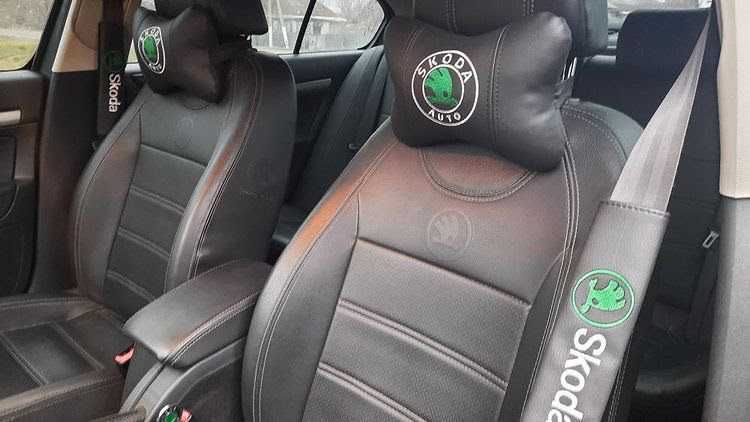 Автоподушки, подушки на подголовники под шею в авто Skoda