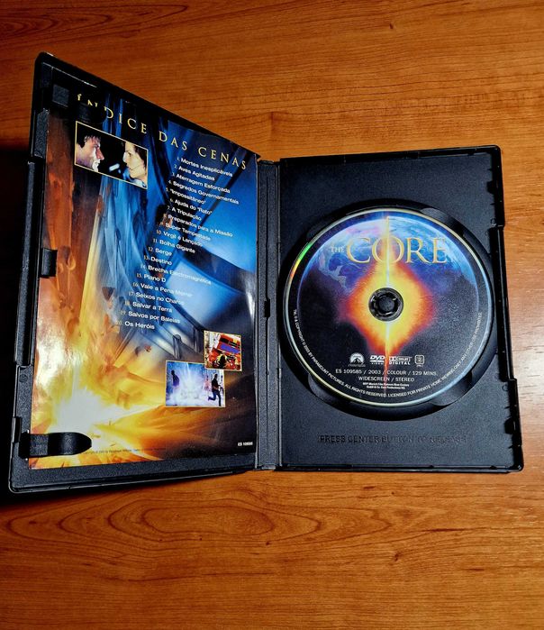 DETONATION (Aaron Eckhart/Hilary Swank/Delroy Lindo/Stanley Tucci)64740619959554122