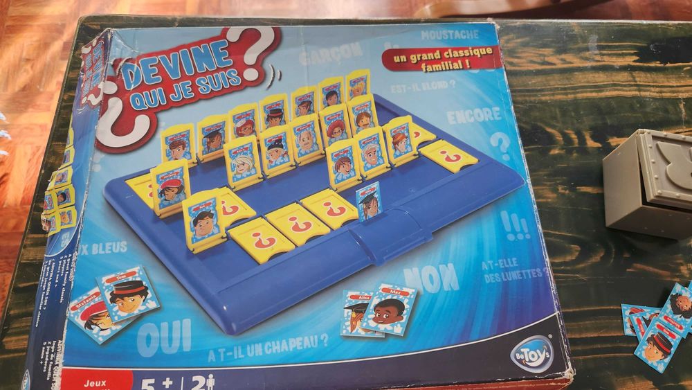 Jogo de tabuleiro “Quem é Quem?”