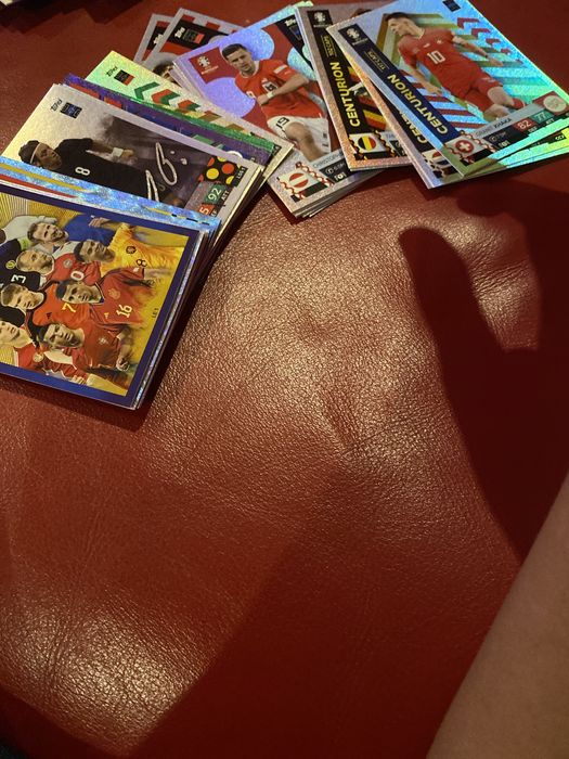 Cartas para completar coleção normais e especiais