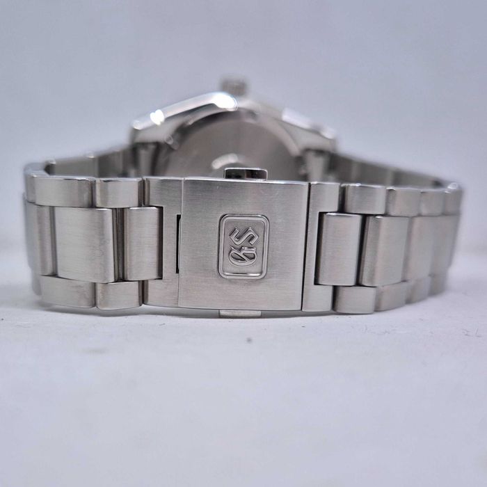 Grand Seiko Heritage Morning Frost SBGA465