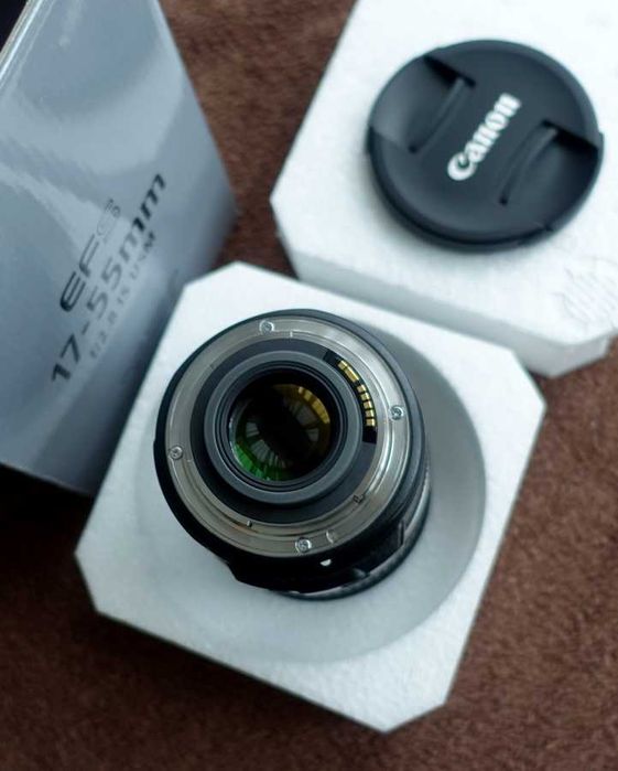 Obiektyw Canon ef-s 17-55mm.