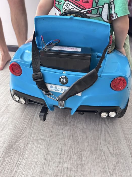 Електромобіль дитячій