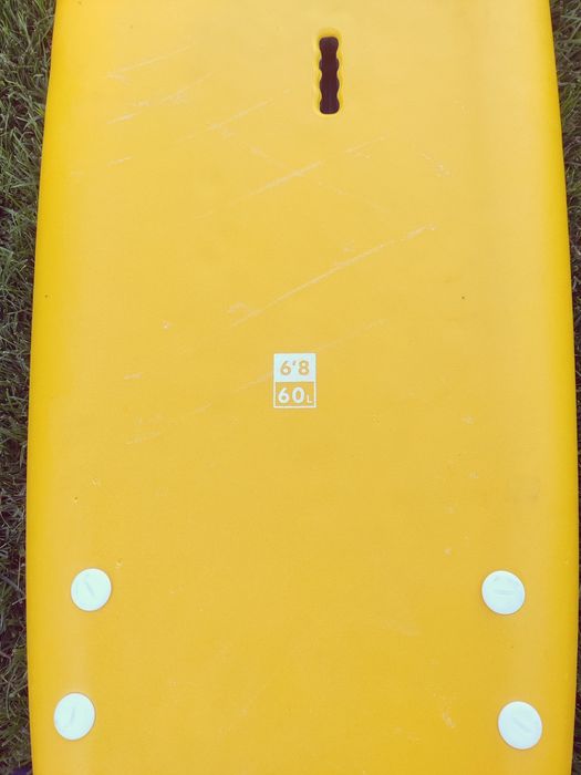 Prancha de surf amarela 6,8 60L