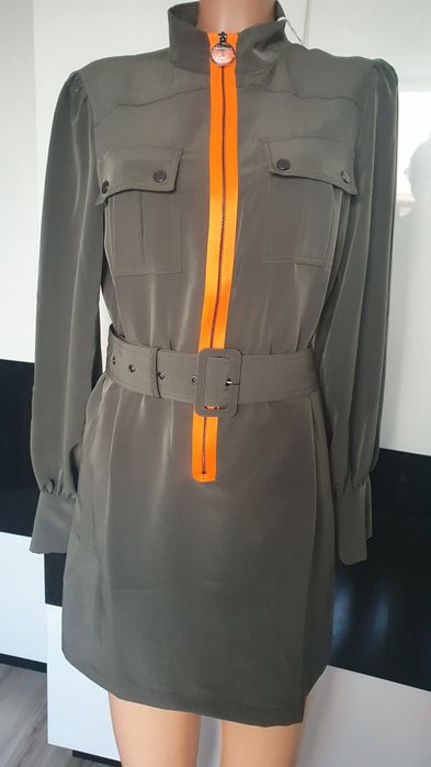 Sukienka GUESS kolor khaki