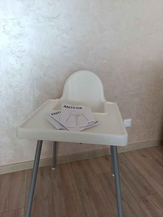 Годувальний столик