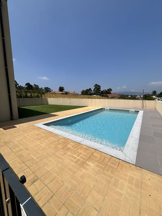 Apartamento T2 semi-novo em Barcelos