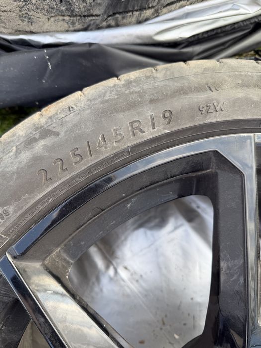 Komplet Kół 19” 5x114,3 ET40,00  opony letnie