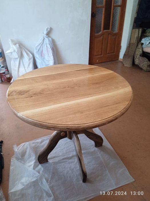 Столы для гостиной.