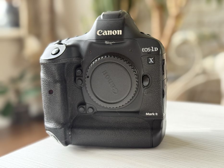 canon 1dx mark ii - купити цифрові фотокамери - Ціна на OLX.ua