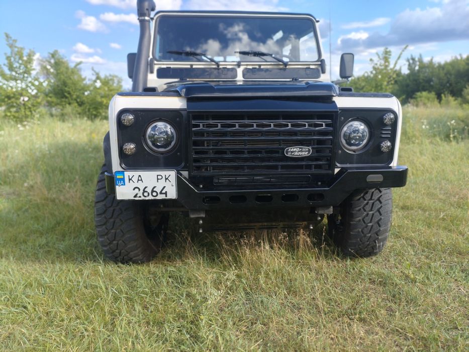 Land rover defender td5 2005 рік 9 місць