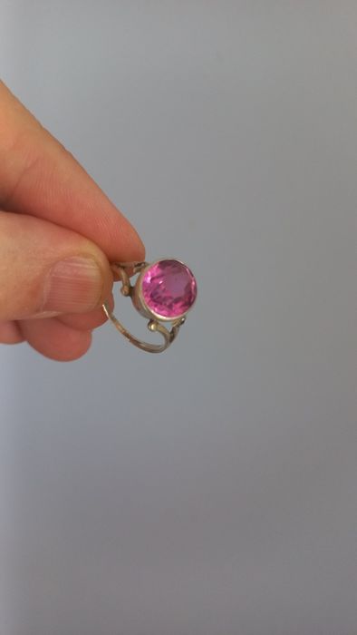 Срібна каблучка з корундом рожевим