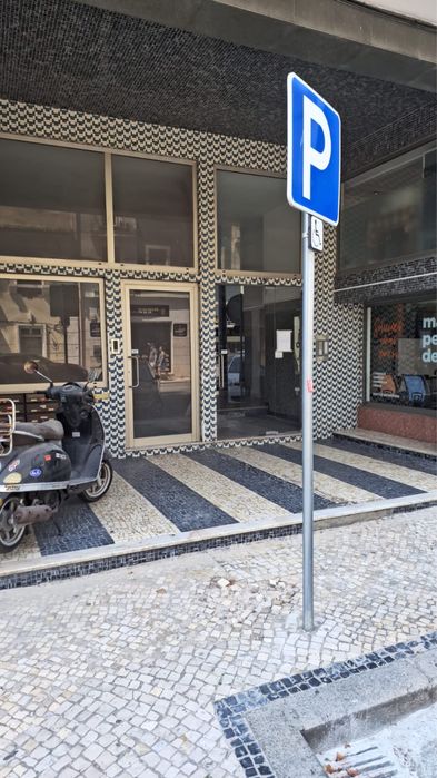 Quarto a 5 min a pé da UA (entrada imediata)
