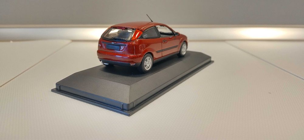 Ford Focus 3D 1:43 Minichamps