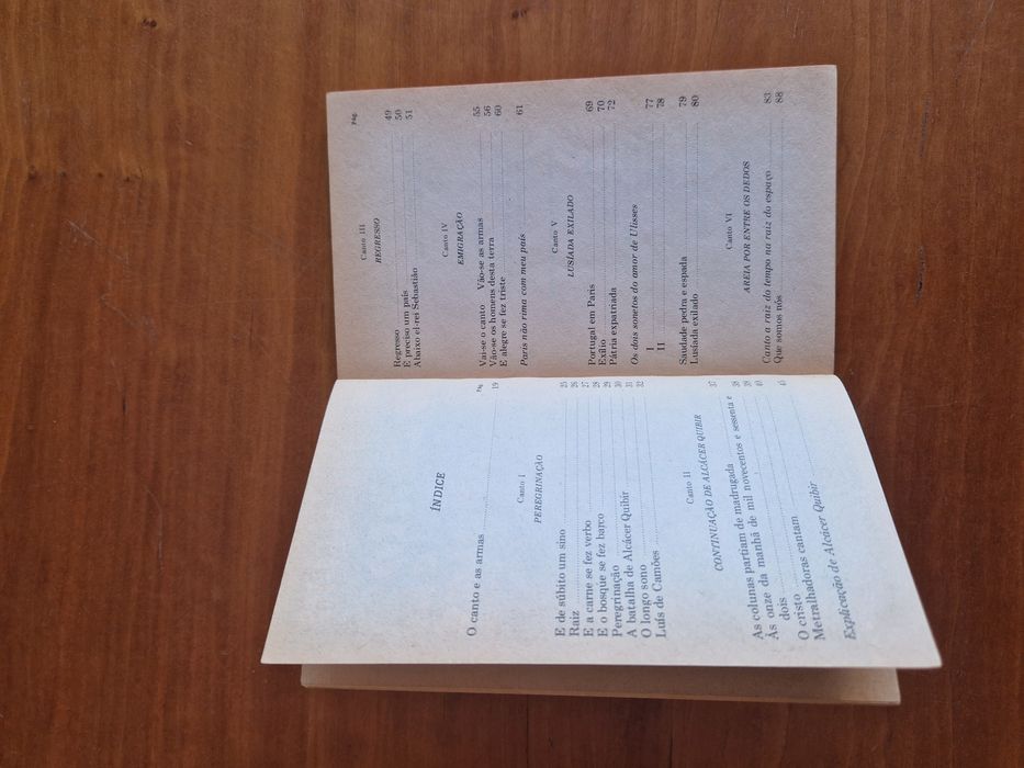 Livro de poesia"O Canto e as armas", Manuel Alegre