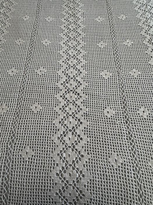 Colcha em renda feita à mão - cama de casal