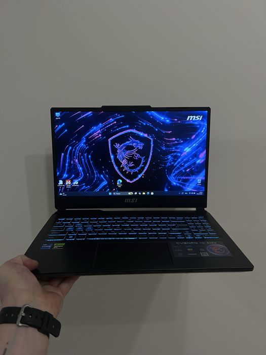 Топовий ігровий ноутбук MSI Cyborg 15 в стані нового