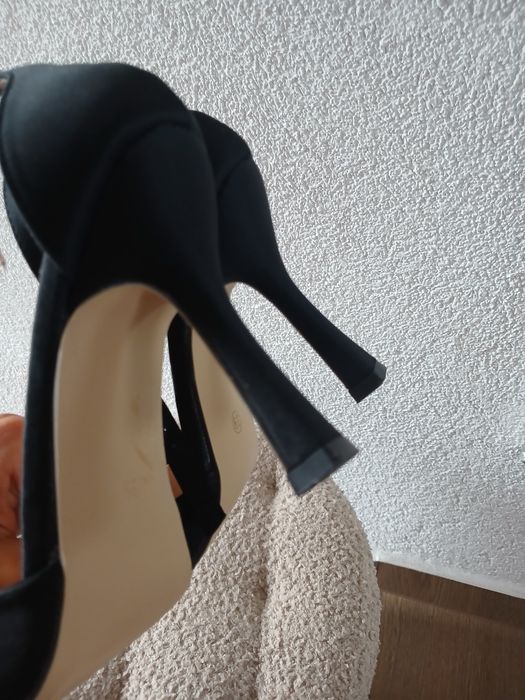 Szpilki czółenka piękne 39